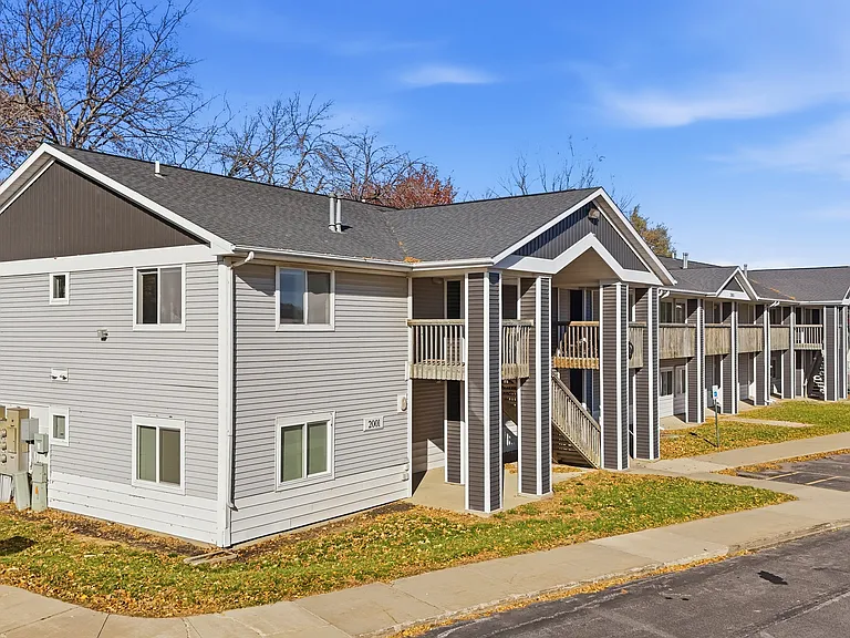 Keokuk Street Apartments — Photo 24
