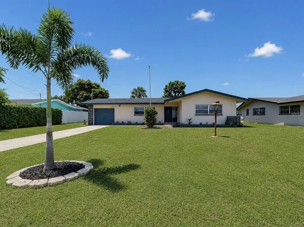 1725 Bikini Ct, Cape Coral, FL 33904