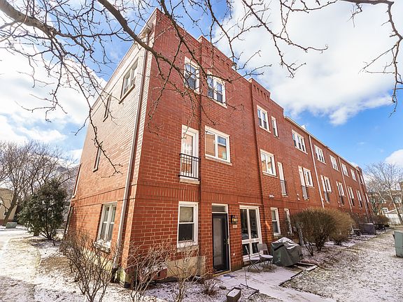 2nd image of 1835 W Oakdale Ave Unit G