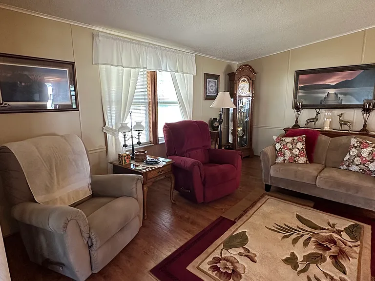 932 Oleander St — Photo 19