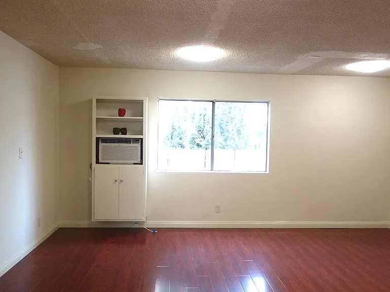 4375 York Blvd #221 — Photo 13