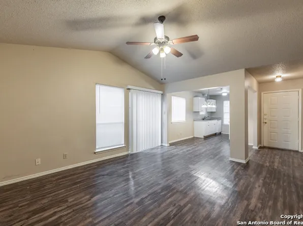 8927 Emerald Spg, San Antonio, TX 78250