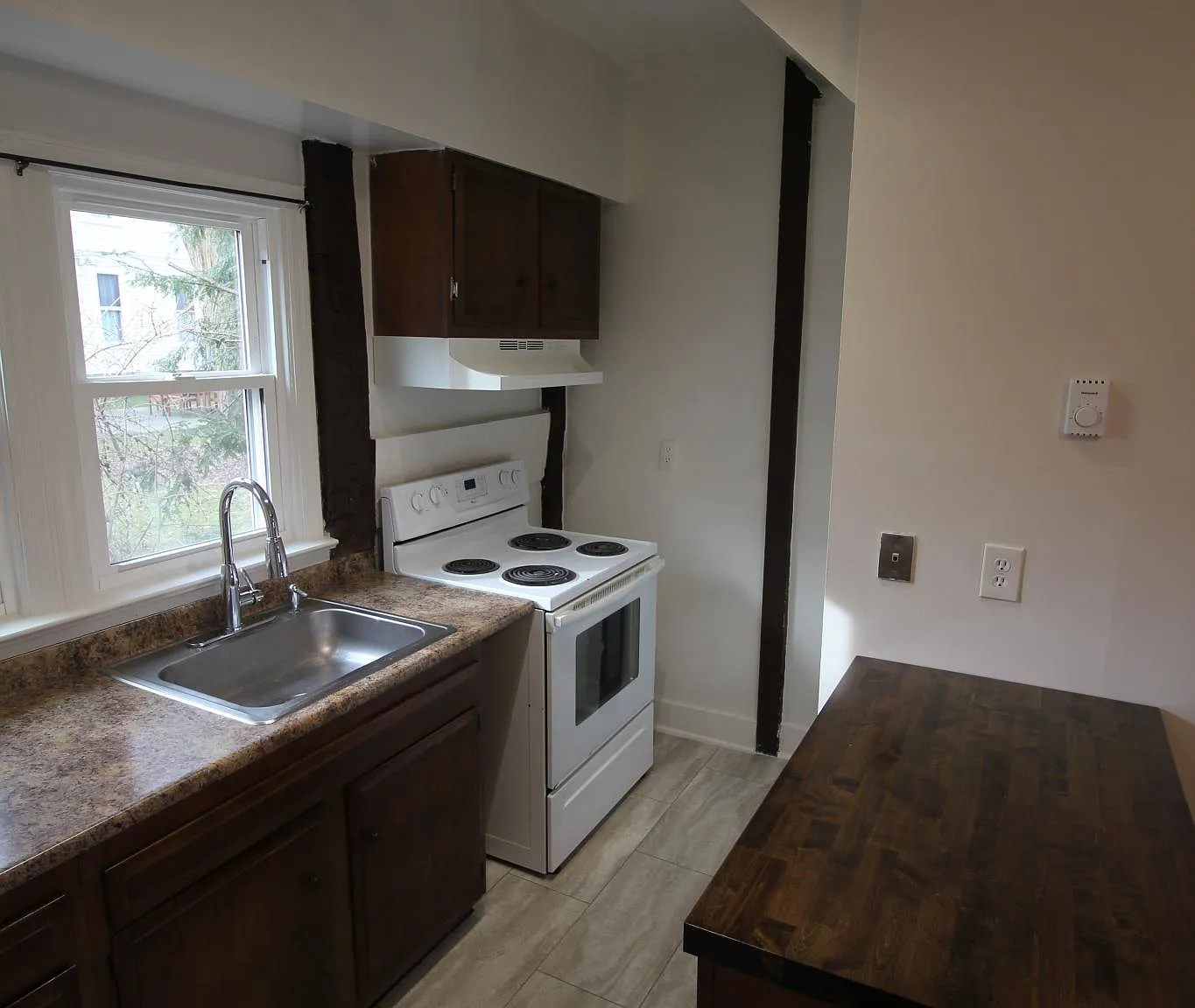 27 B Oakland Ave — Photo 4