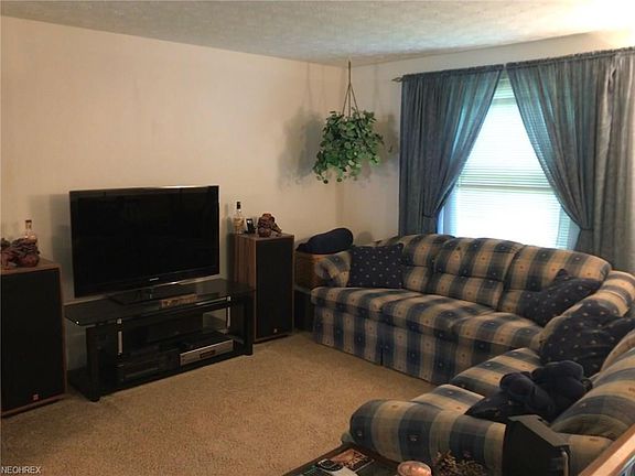 5th image of 1053 Shadowlawn Dr