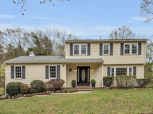 1 Banbury Dr, Westford, MA 01886