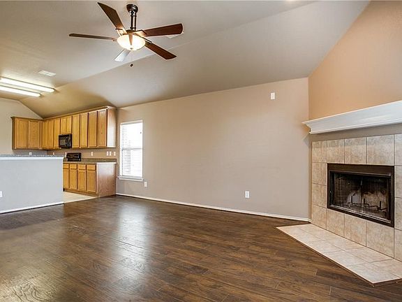 2nd image of 216 Singleton Dr