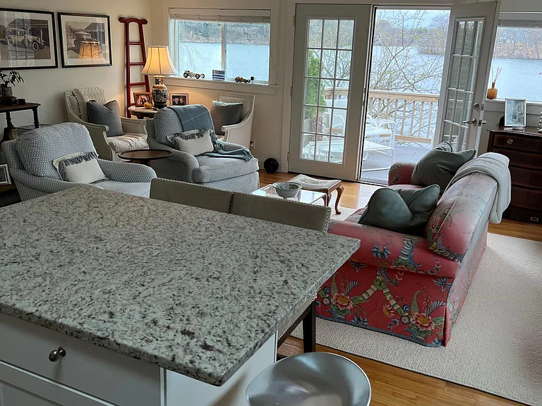 8 Crest Rd — Photo 17