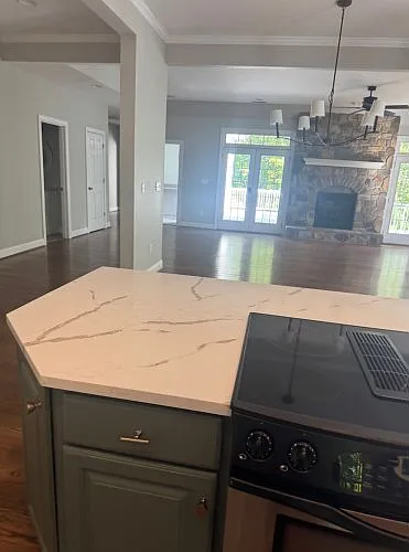 3 bed, 3246 sqft, $2,500 — Photo 4