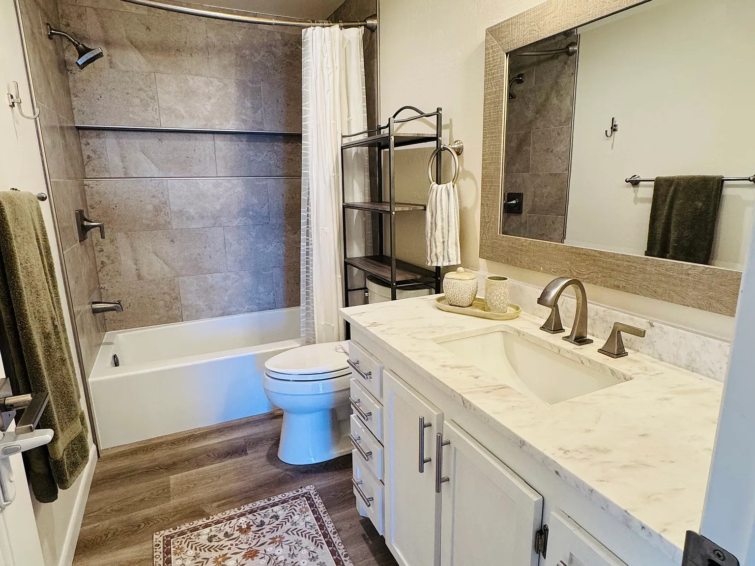 2 bed, $3,600 — Photo 4