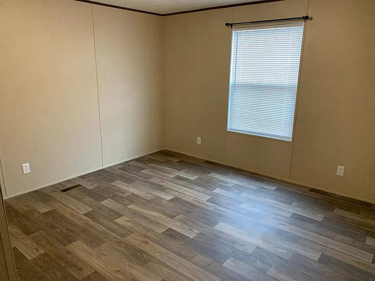 306 Lakanwood Ln — Photo 2