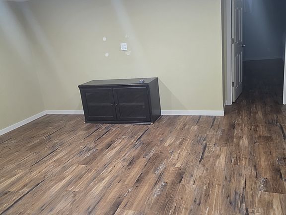 3rd image of 417 7th Ave N