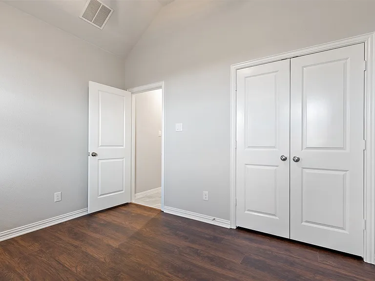 912 Slate Ln — Photo 4