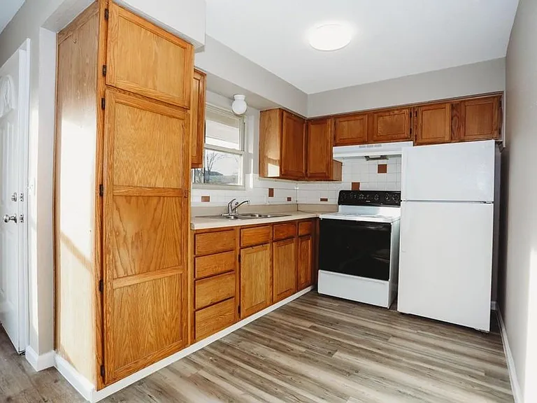 494 N Main St #B — Photo 6