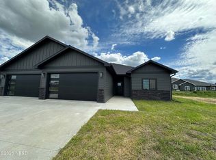 683 Kaylee Ct, Watertown, SD 57201