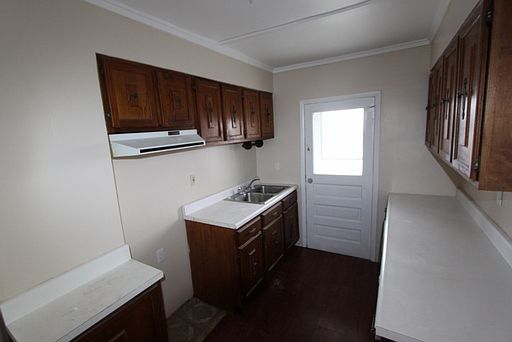 5th image of 2226 Milligan Ave