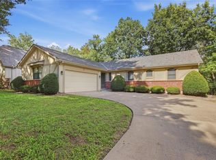 11901 Harrison Dr, Kansas City, MO 64146