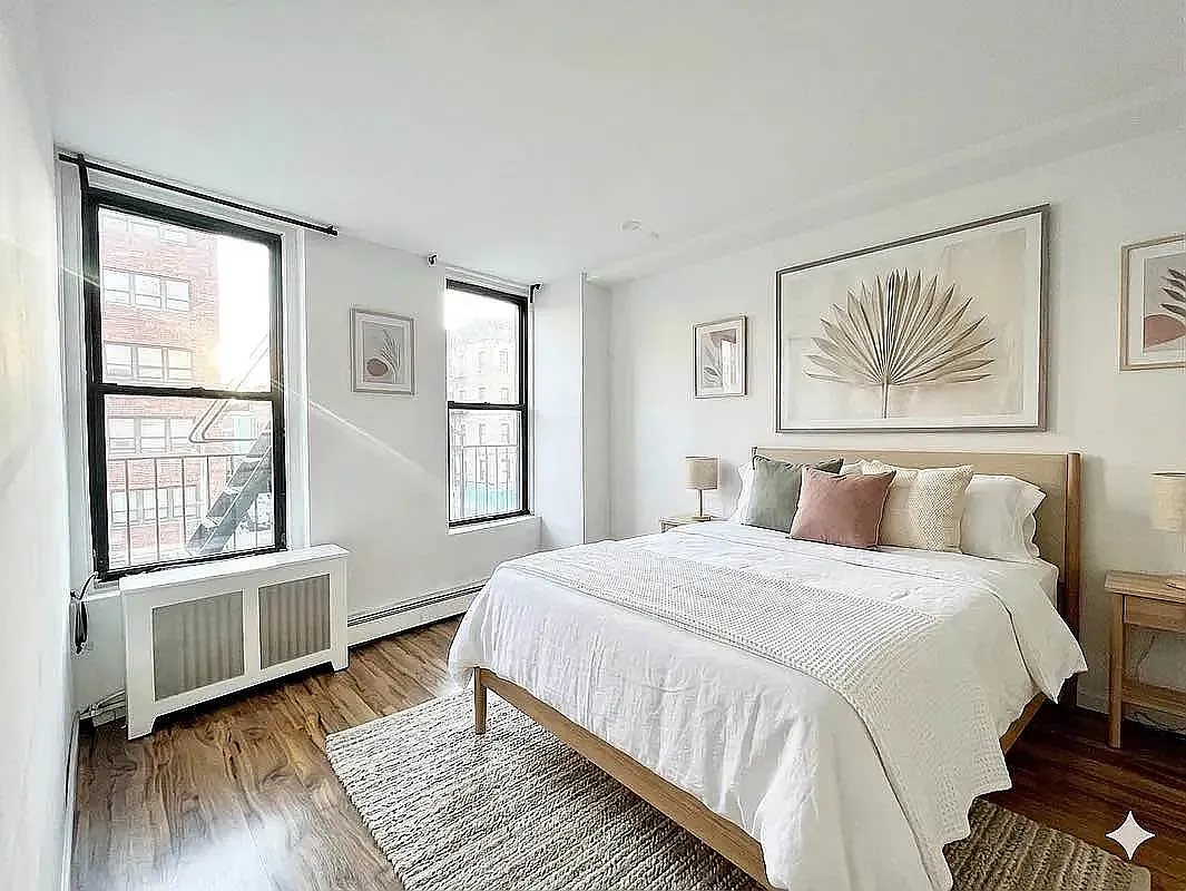 370 West 52nd Street — Photo 3