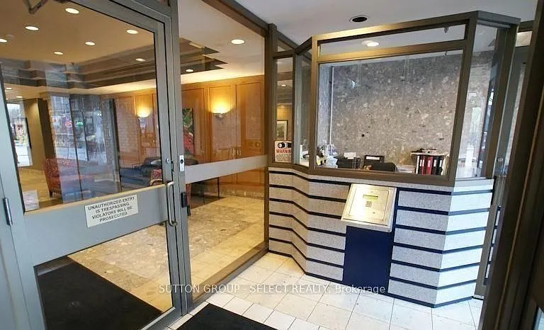 695 Richmond St #1306 — Photo 2