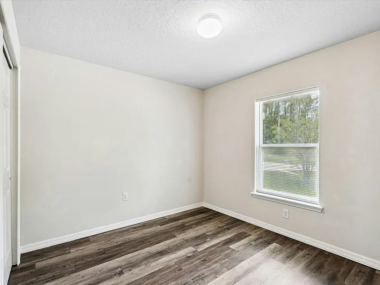 29 Lloshire Path #A — Photo 9