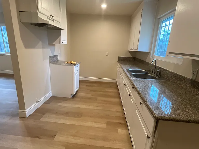 6925 N El Dorado St #6925 — Photo 2