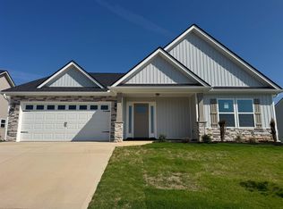 696 Davis Ln, Inman, SC 29349