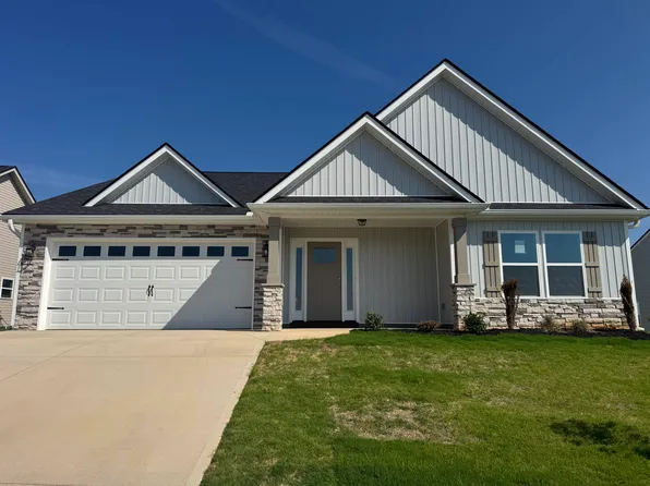 696 Davis Ln, Inman, SC 29349
