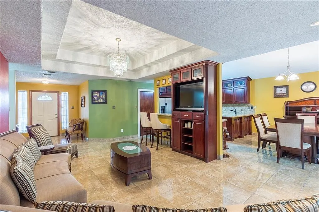 Building Photo - 1801 Crown Pointe Blvd