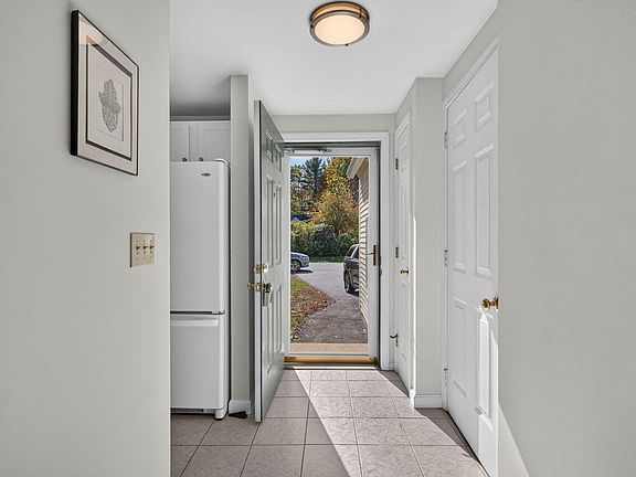 3rd image of 29 Chickadee Lane #29