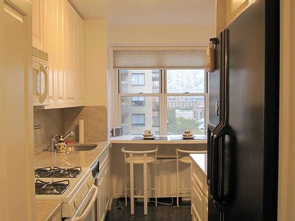 3rd image of 165 E 32nd St APT 11E