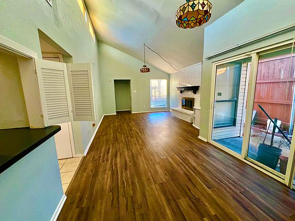 4th image of 5012 Burlingame Dr