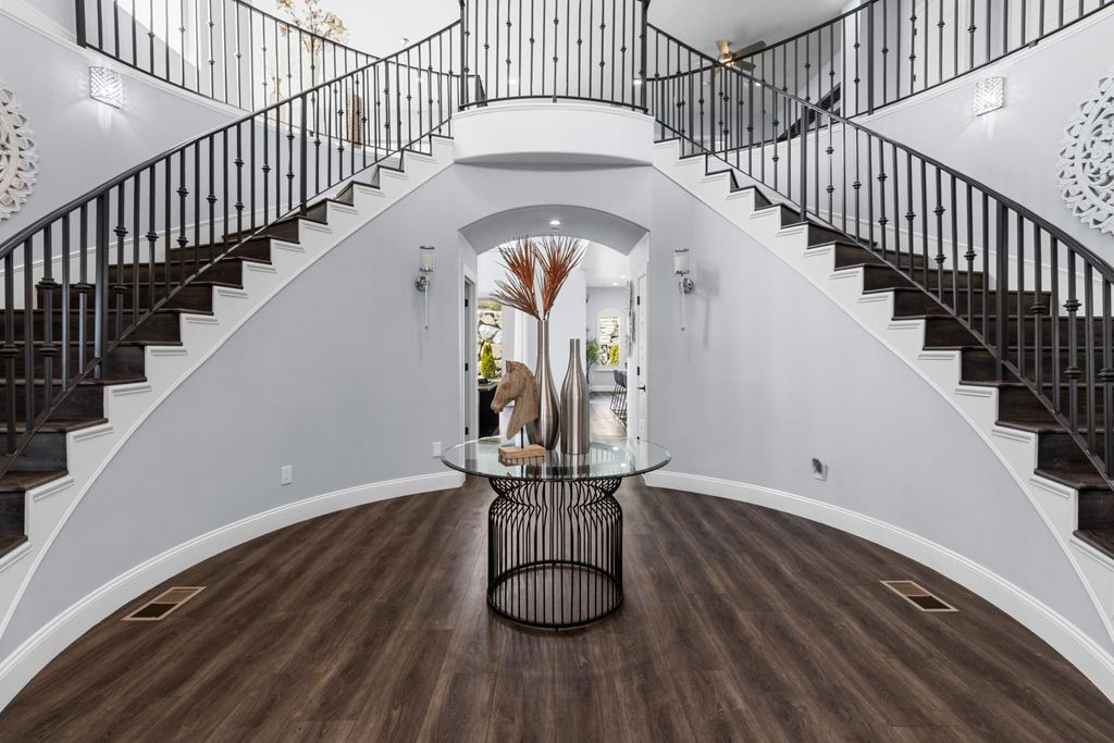 2586 Clubhouse Drive 5