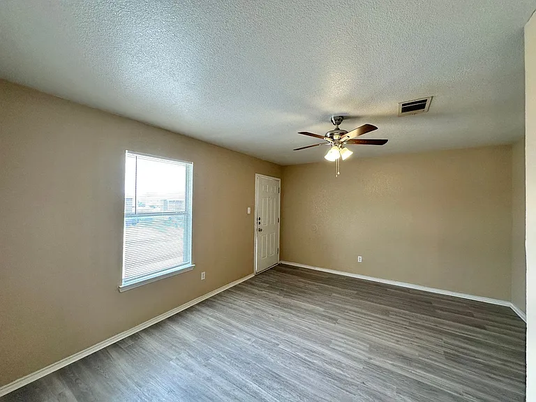 1704 Spring Rose Cir — Photo 5