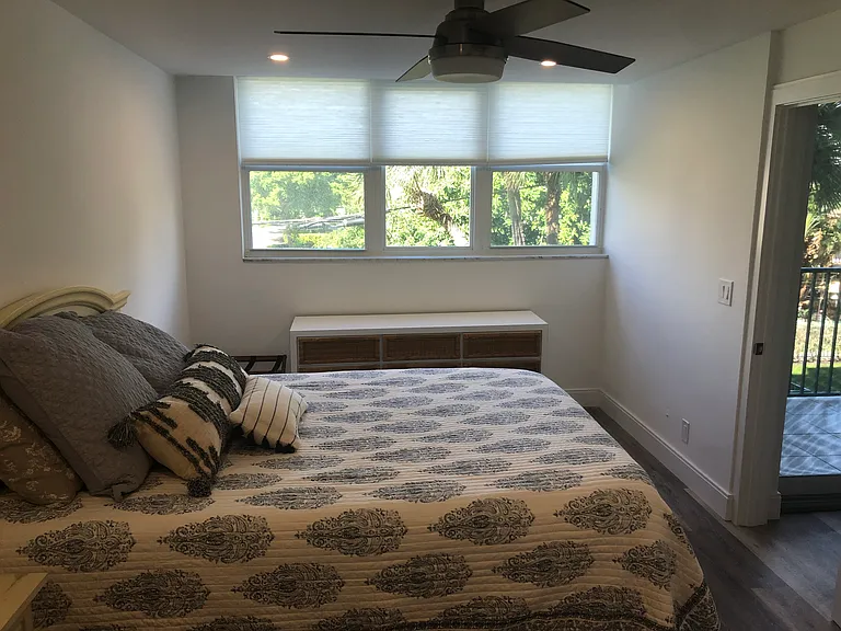 1238 Hillsboro Mile #204 — Photo 13