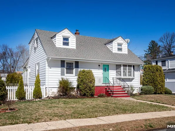 98 McKinley Ave, Dumont, NJ 07628