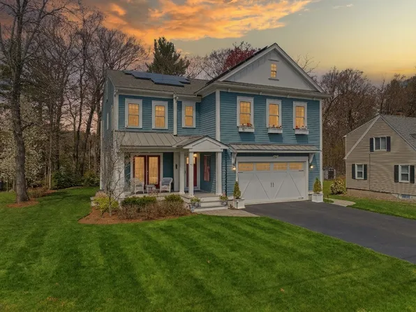 72 Hancock St, Bedford, MA 01730