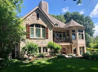 N73W32355 River Rd, Hartland, WI 53029