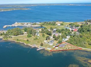 31 Medway St, Queens, NS B0J2T0