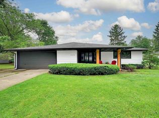 17370 Parker Dr, South Bend, IN 46635