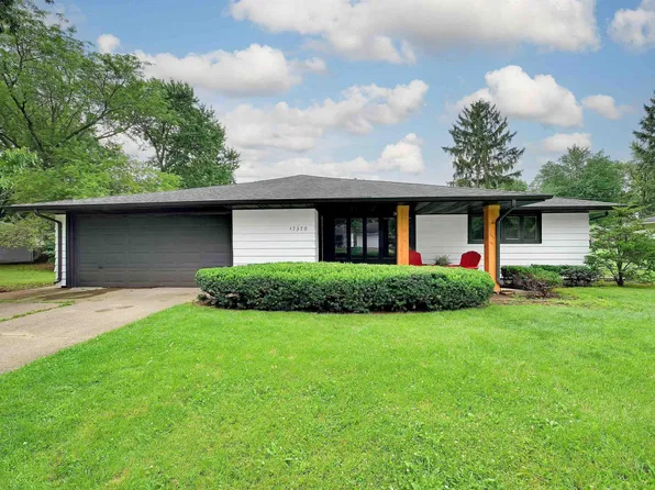 17370 Parker Dr, South Bend, IN 46635