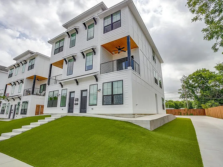 2345 Benbrook Blvd — Photo 39