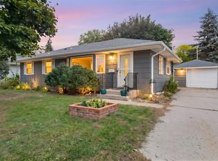 196 E 95th Street Cir, Bloomington, MN 55420