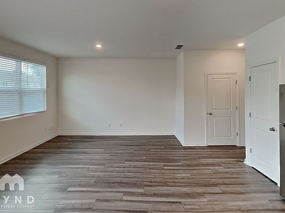 3rd image of 119 Saginaw Ct