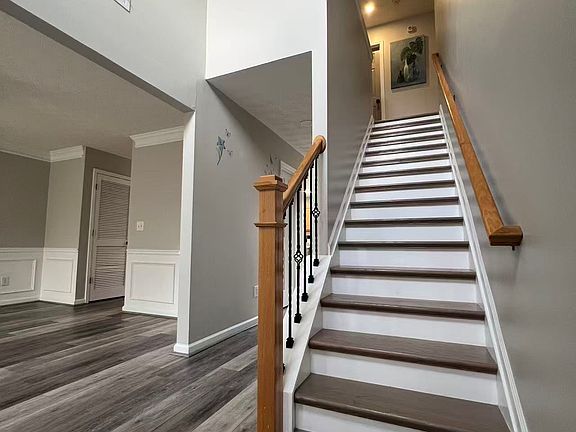 4th image of 120 Jackson Point Dr