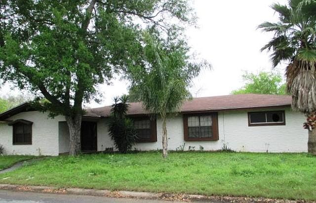 1st image of 710 E Houston Ave