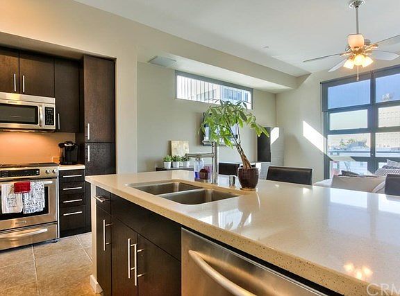 4th image of 133 The Promenade N Unit 534