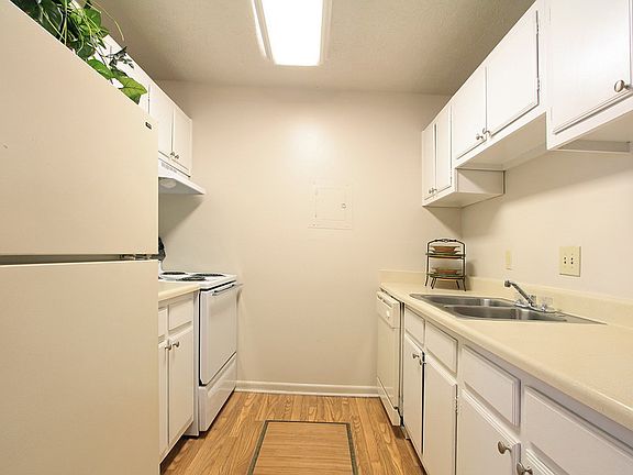 2nd image of 2917 N Dekalb Dr #738edb931