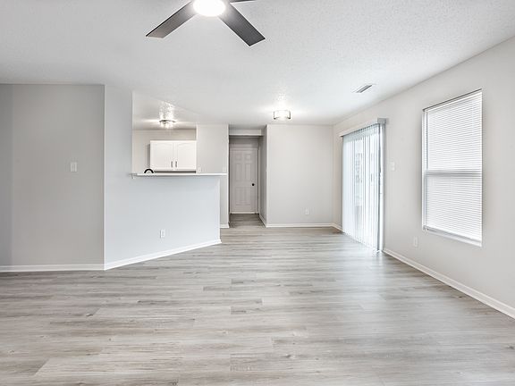 5th image of 11639 Presidio Dr