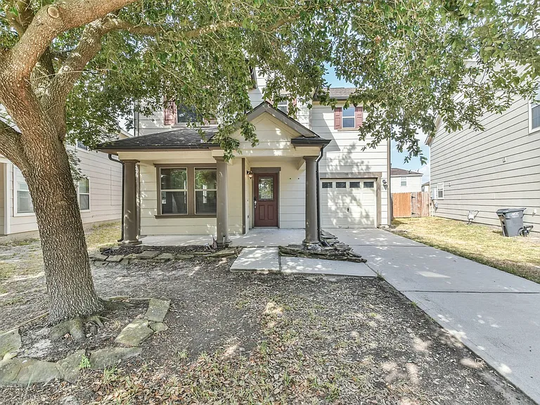 29315 Hickory Terrace Dr — Photo 2