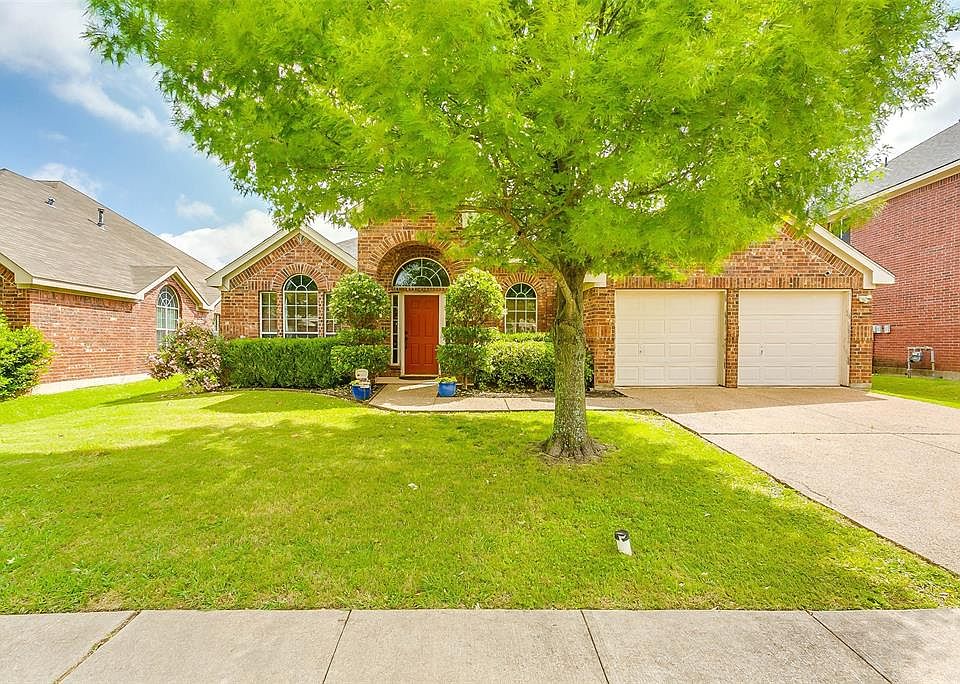 1st image of 736 Magnolia Trl
