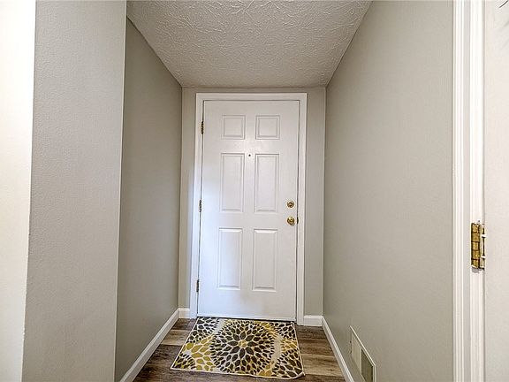 2nd image of 152 Rossmor Ct